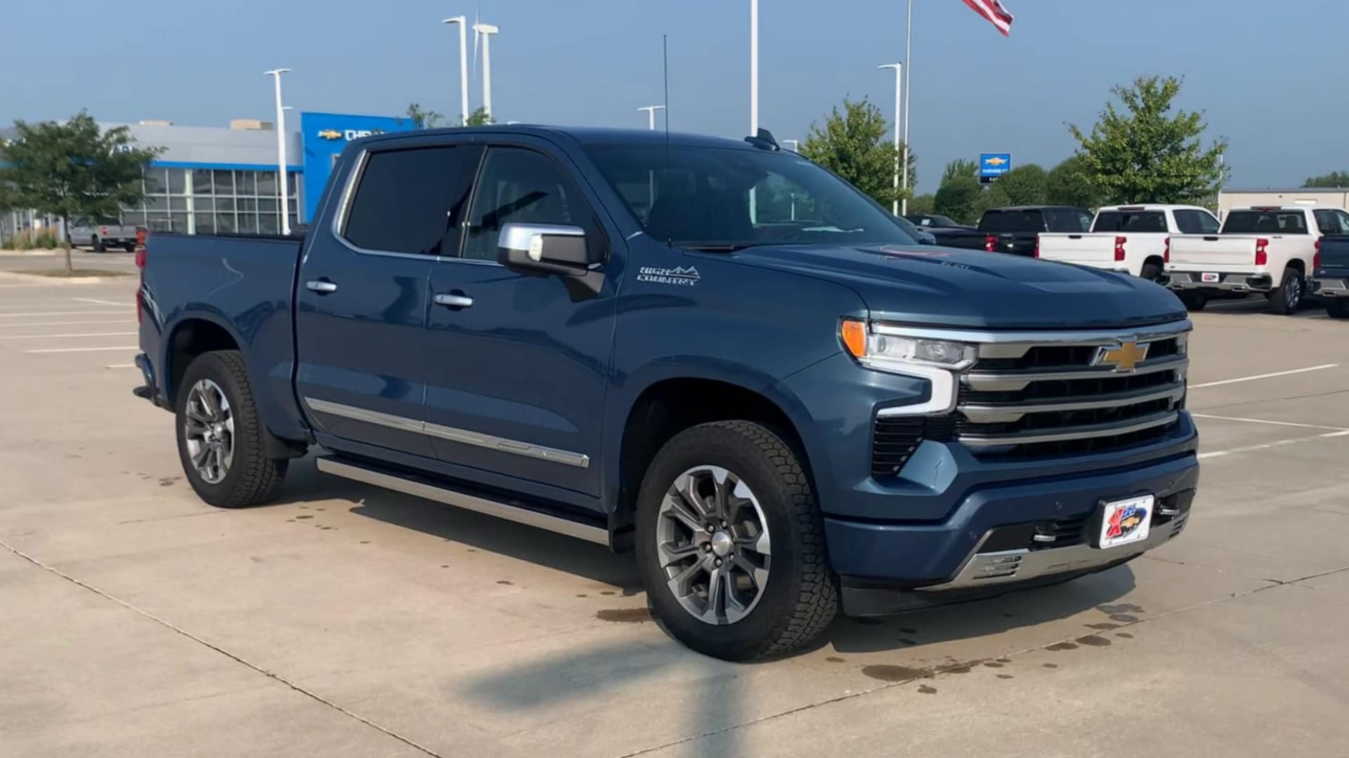 Used 2024 Chevrolet Silverado 1500 High Country with VIN 3GCUDJEL9RG319212 for sale in Stuart, IA