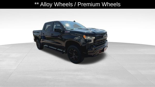 Used 2023 Chevrolet Silverado 1500 LT Trail Boss with VIN 3GCUDFE85PG270449 for sale in Stuart, IA