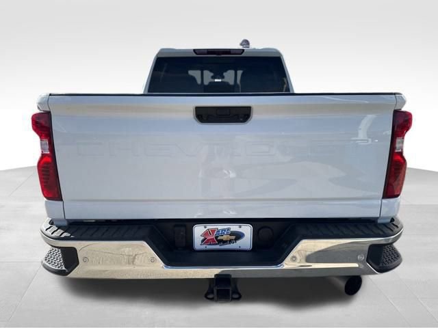 2024 Chevrolet Silverado 2500HD LT photo 4