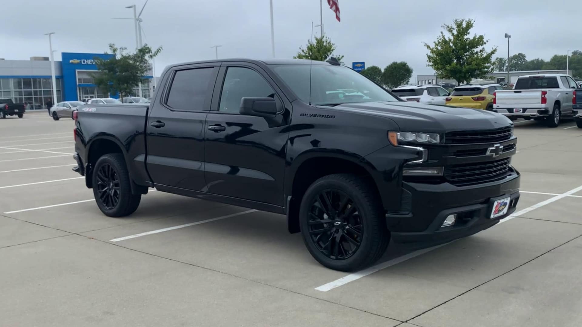 Used 2021 Chevrolet Silverado 1500 RST with VIN 1GCUYEED7MZ415207 for sale in Stuart, IA