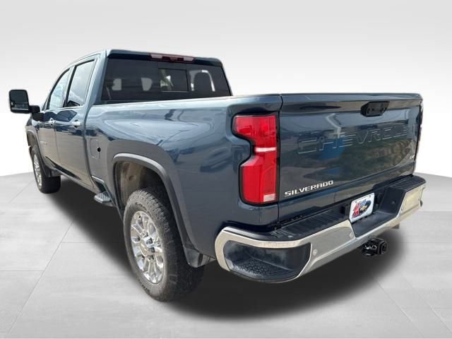 2025 Chevrolet Silverado 2500HD LTZ photo 4