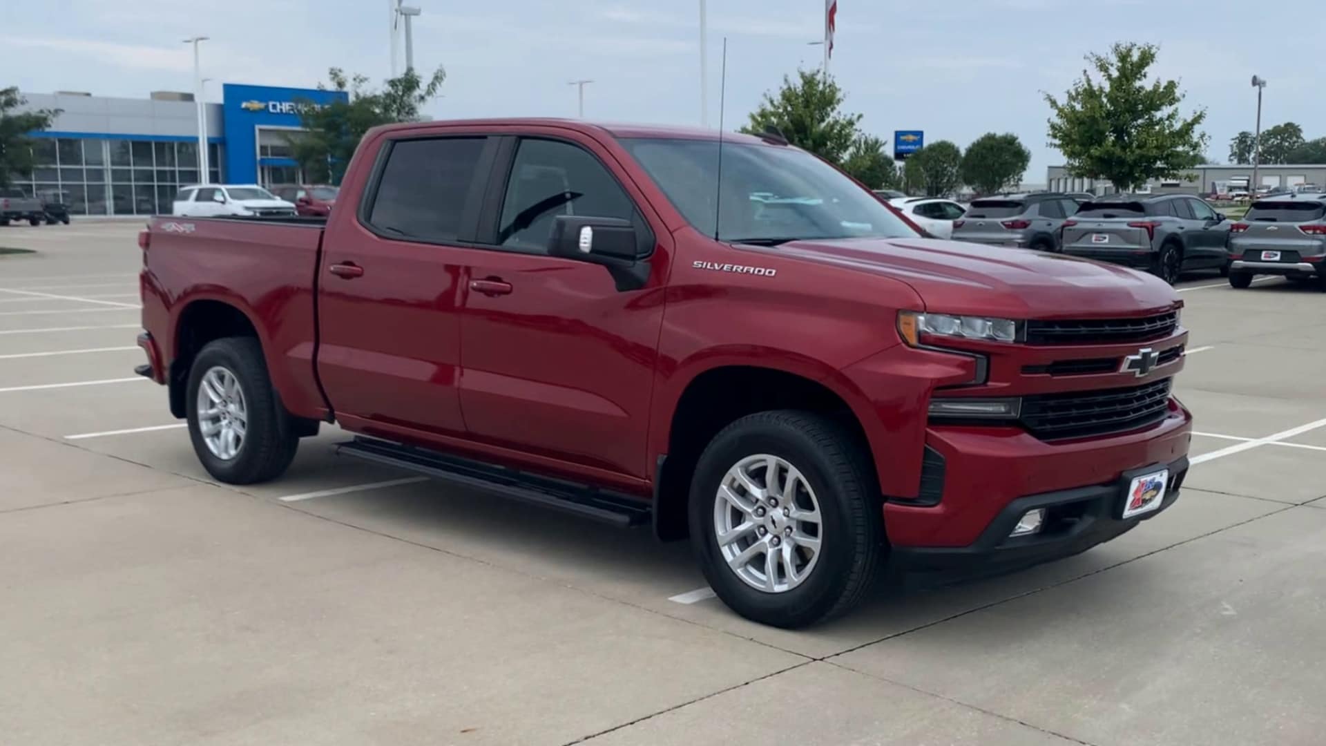 Used 2019 Chevrolet Silverado 1500 RST with VIN 1GCUYEED3KZ163310 for sale in Stuart, IA