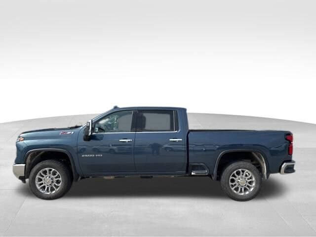 2025 Chevrolet Silverado 2500HD LTZ photo 2