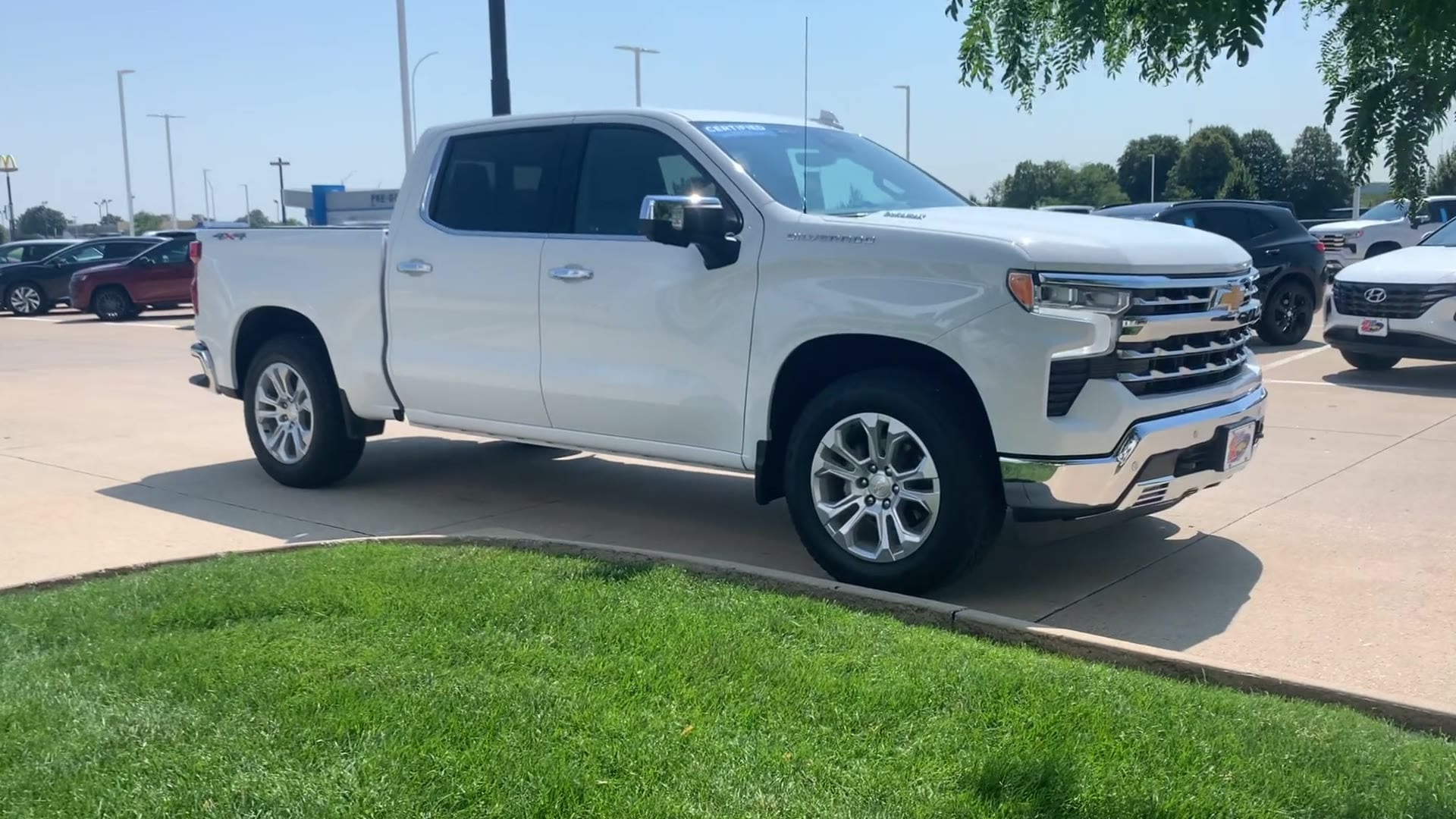 Used 2022 Chevrolet Silverado 1500 LTZ with VIN 3GCUDGET9NG687838 for sale in Stuart, IA