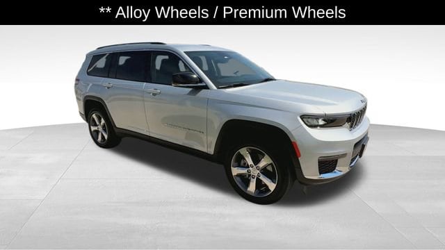 Used 2021 Jeep Grand Cherokee L Limited with VIN 1C4RJKBG5M8141194 for sale in Stuart, IA