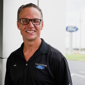 Staff member Robbie Bender<br>Commercial Service Advisor from 002bfcd63568