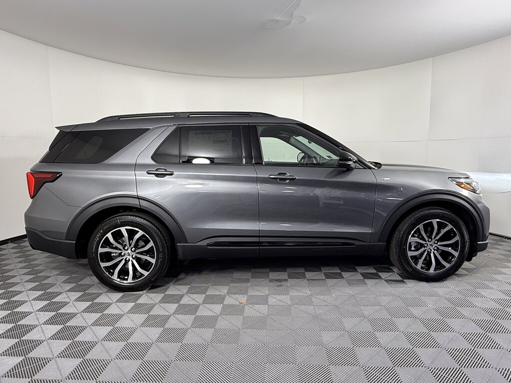 New 2026 Ford Explorer ST-Line SUV
