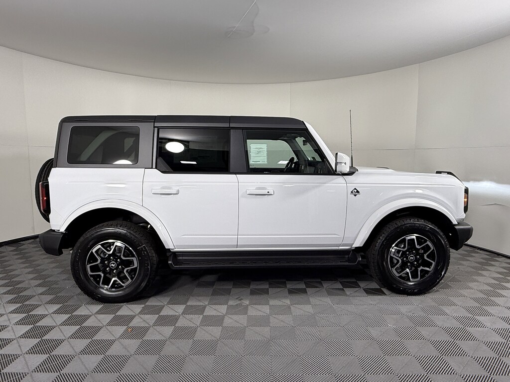New 2025 Ford Bronco Outer Banks SUV