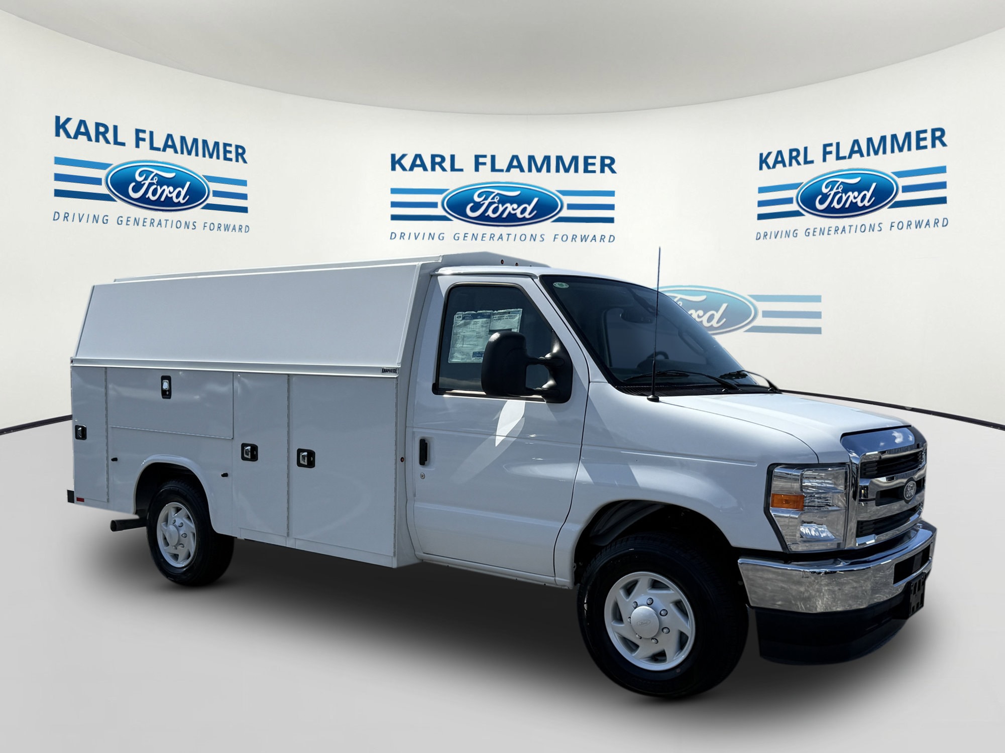 2026 Ford E-Series SRW E-350 Super Duty 138 in WB's photo
