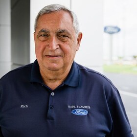 Staff member Rich Farah<br>Sales Consultant from 002bfcd63568