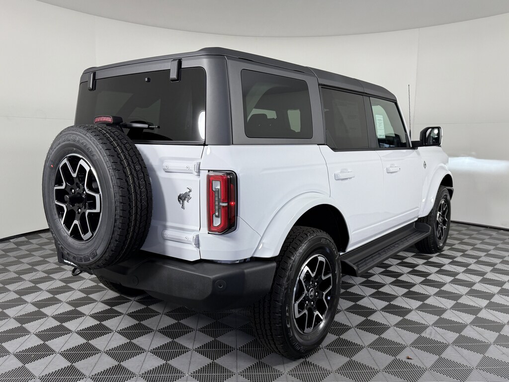 New 2025 Ford Bronco Outer Banks SUV