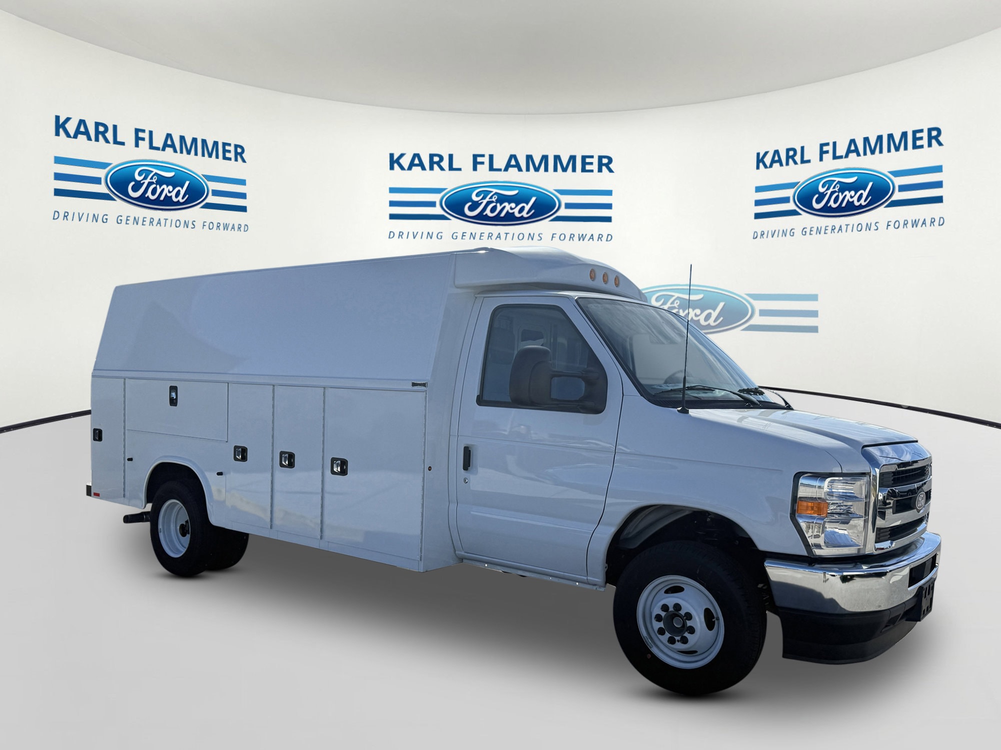 2026 Ford E-Series Cutaway Base's photo