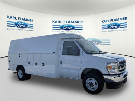 2026 Ford E-Series Cutaway E-450 DRW 158 WB Truck