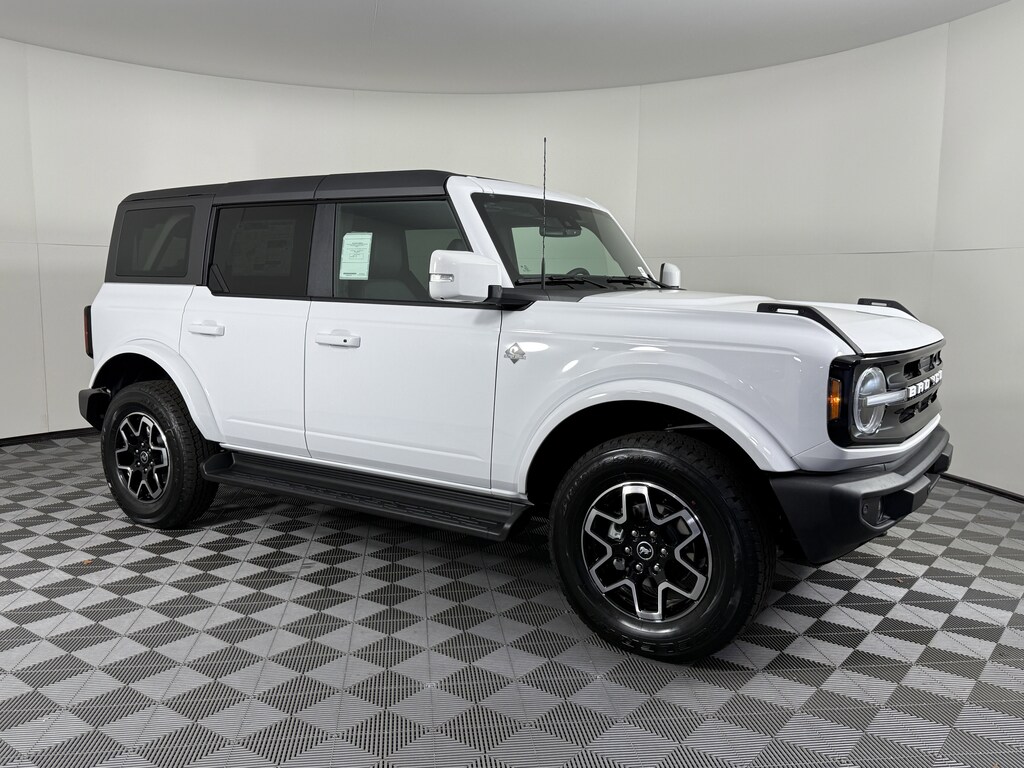 New 2025 Ford Bronco Outer Banks SUV