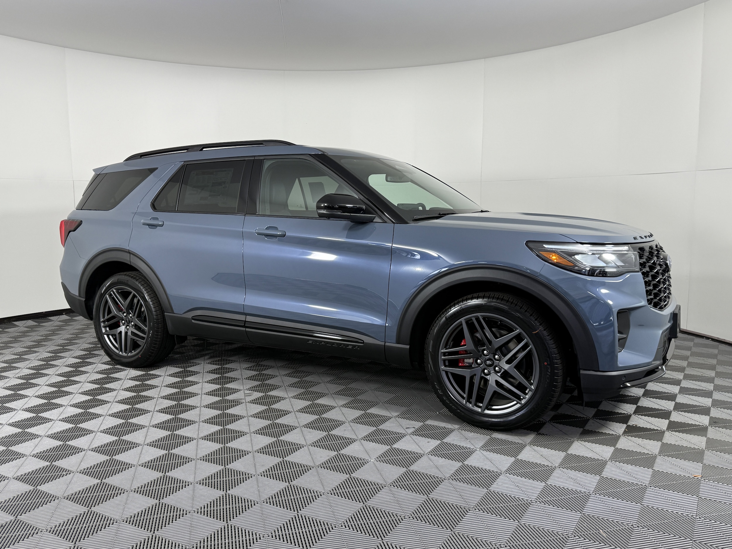 2026 Ford Explorer ST's photo