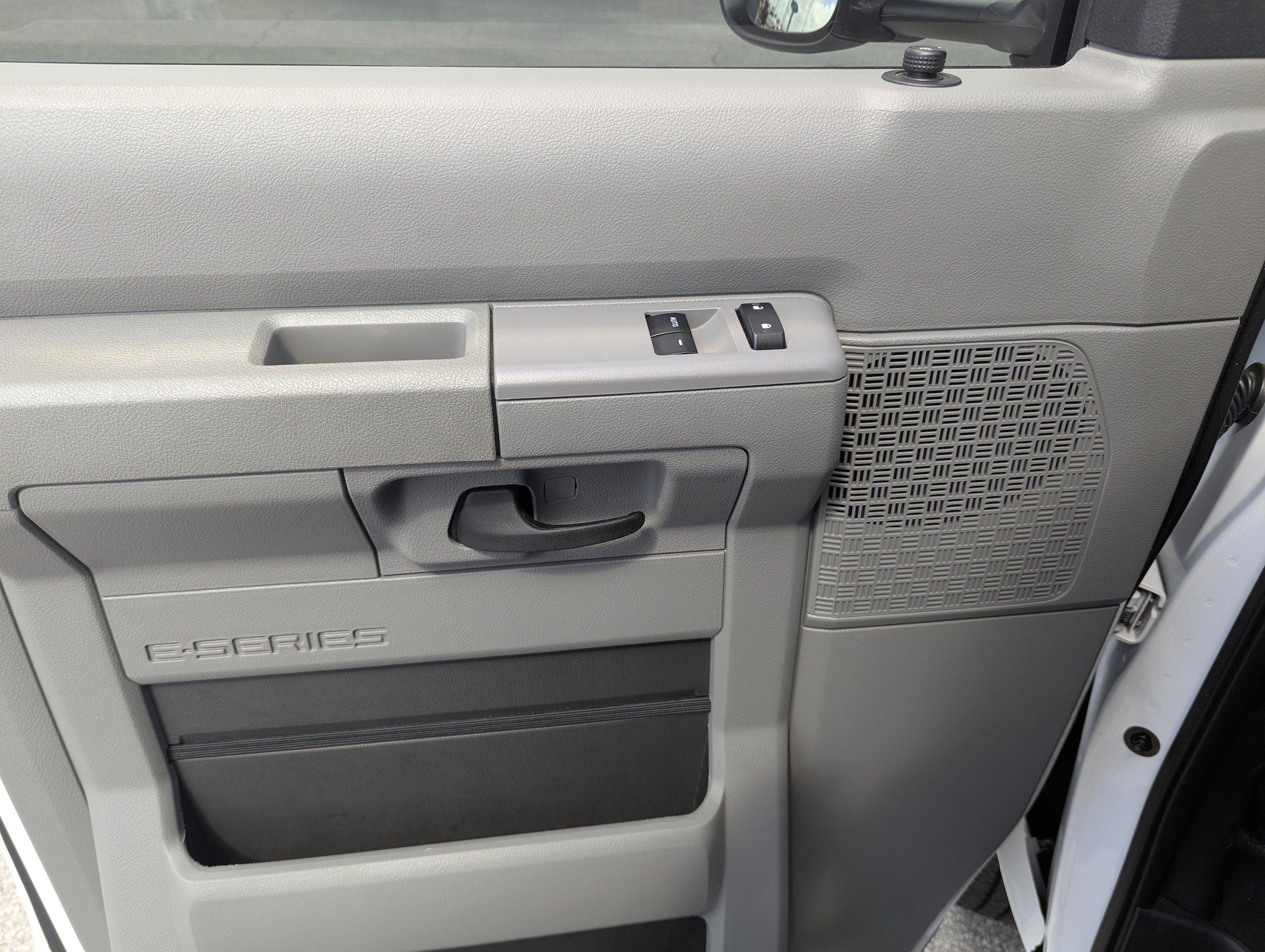 2025 Ford E-Series Cutaway Base - Photo 21