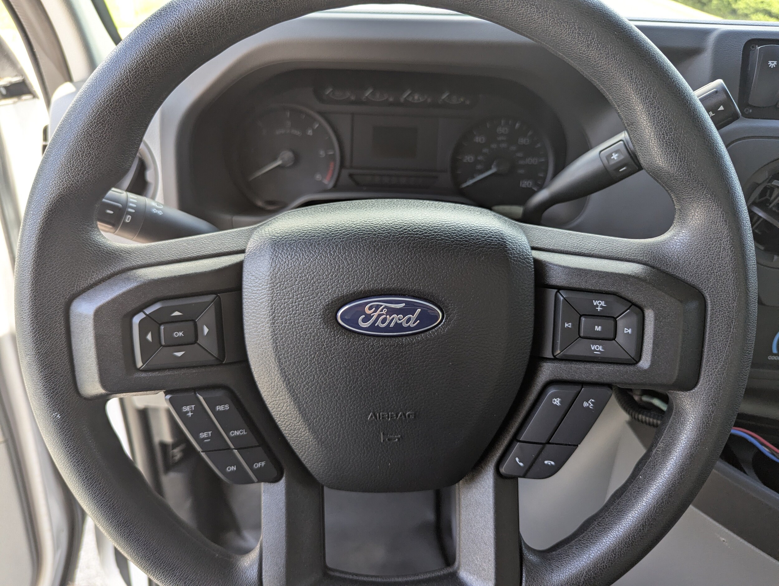 2025 Ford E-Series Cutaway Base - Photo 32