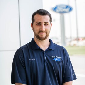 Staff member Taylor Ray<br> Commercial Service Lot Porter from 002bfcd63568