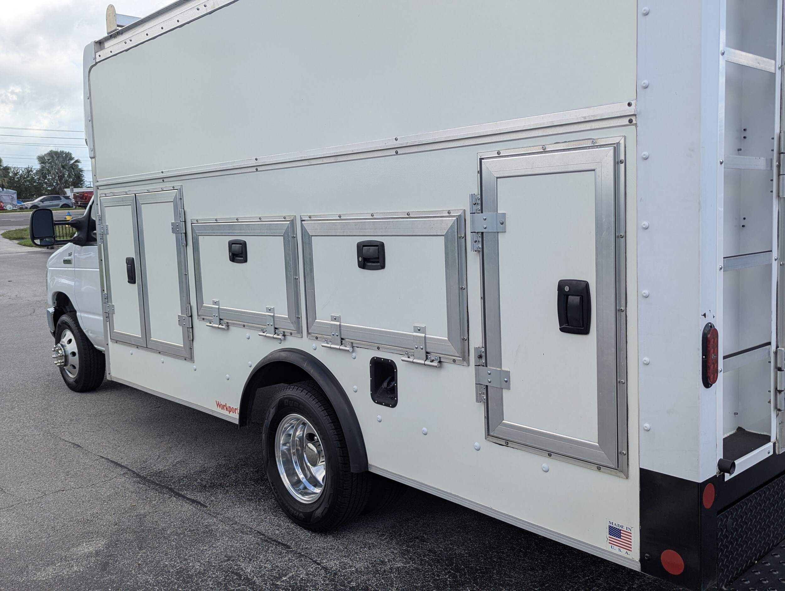 2025 Ford E-Series Cutaway Base - Photo 15