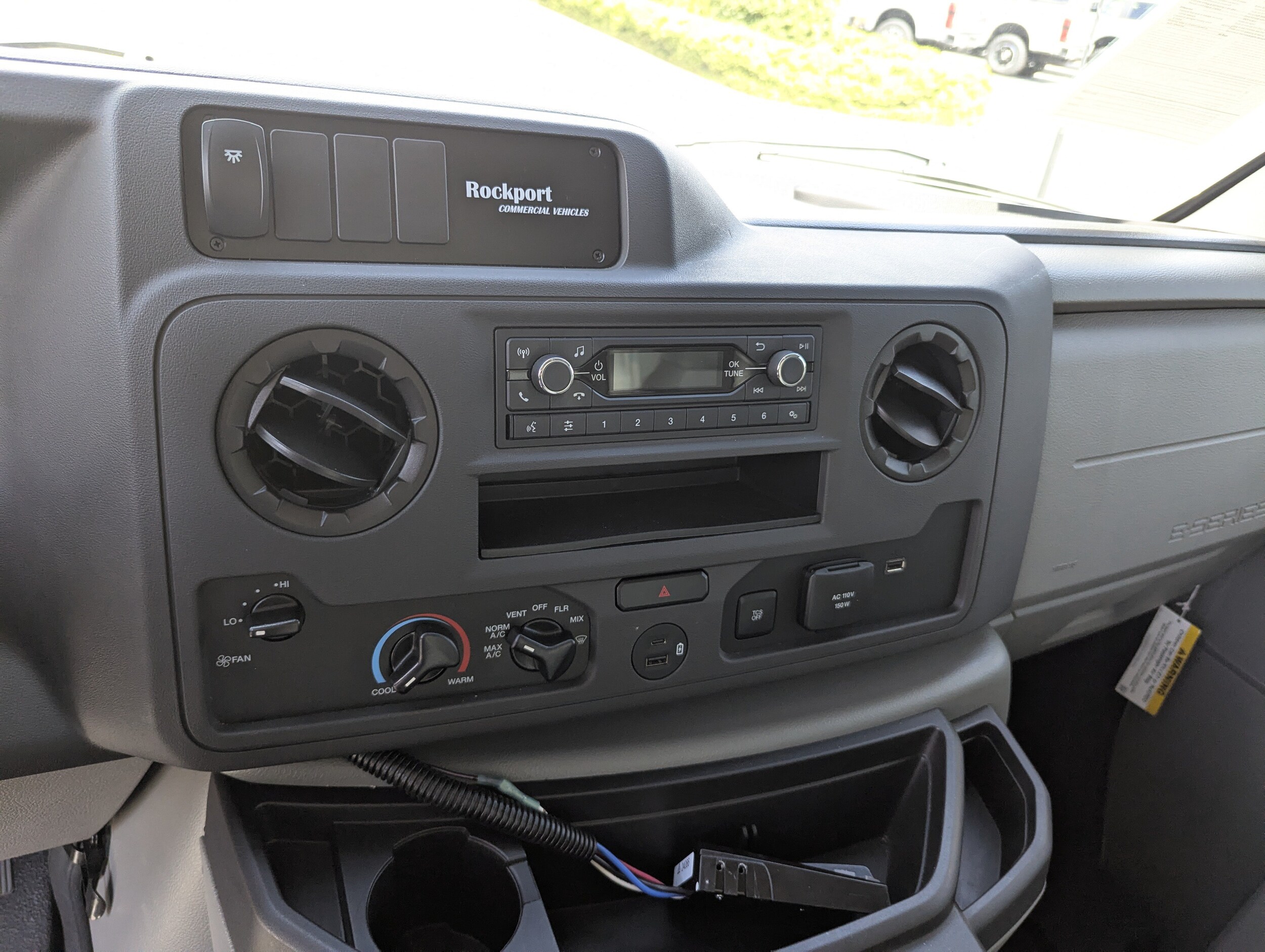 2025 Ford E-Series Cutaway Base - Photo 25