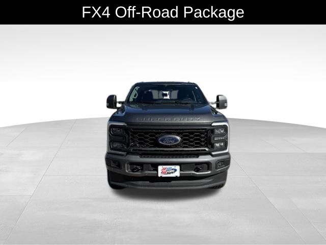 2023 Ford F-350 Lariat photo 2
