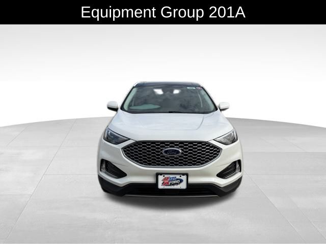 2023 Ford Edge SEL photo 2