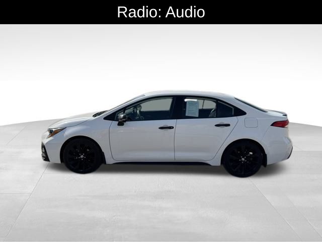 2022 Toyota Corolla SE photo 3