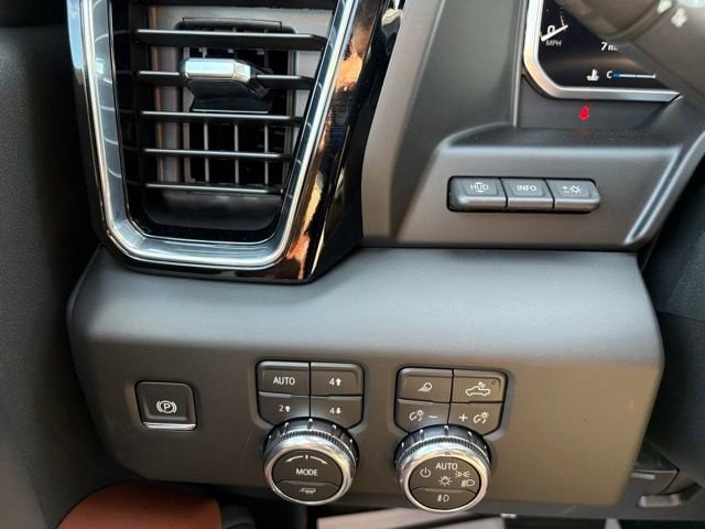 2026 GMC Sierra 3500HD Denali Ultimate - Photo 17