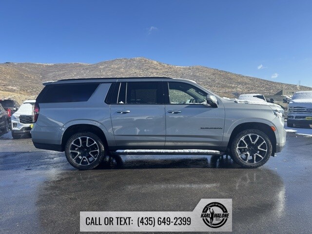 2024 Chevrolet Suburban RST photo 3