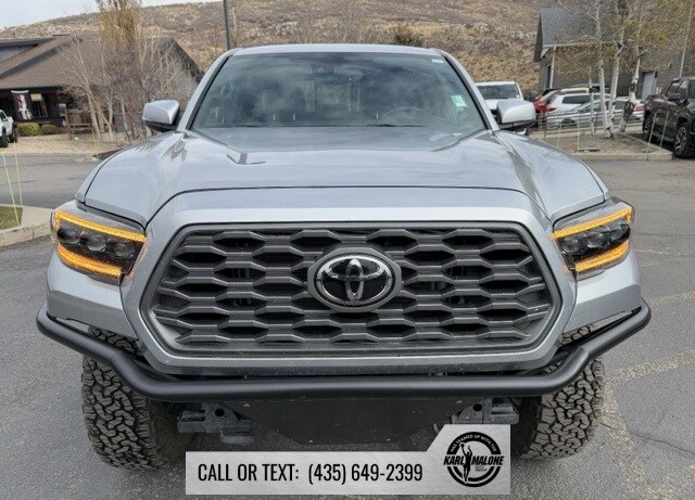 2023 Toyota Tacoma TRD Off-Road V6 photo 2