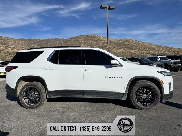 2022 Chevrolet Traverse Leather photo 2