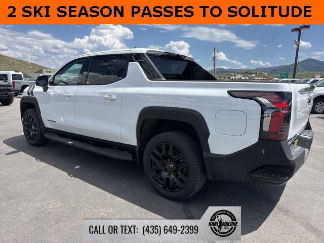 2025 Chevrolet Silverado EV LT photo 4