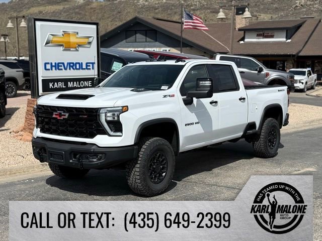 Summit White 2026 Chevrolet Silverado 2500HD ZR2 Crew Cab 4WD Pickup Truck Four-Wheel Drive Automatic