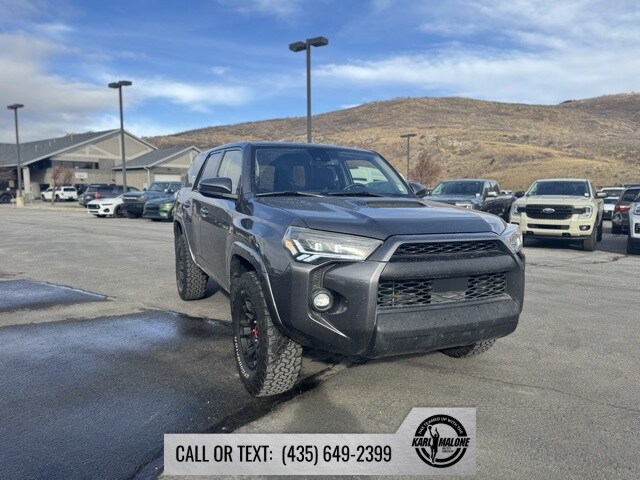 2023 Toyota 4Runner TRD Off-Road photo 2