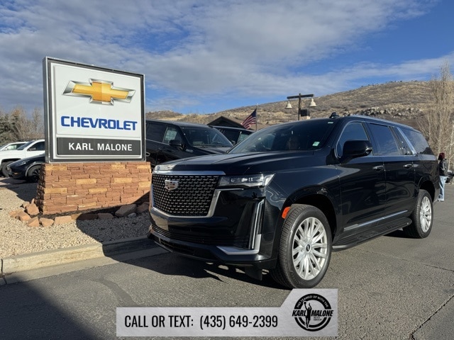 2024 Cadillac Escalade ESV Luxury's photo