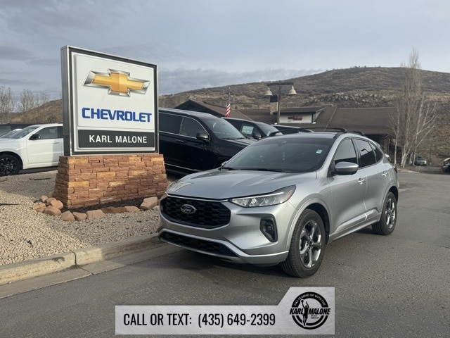 2023 Ford Escape ST-Line Select's photo