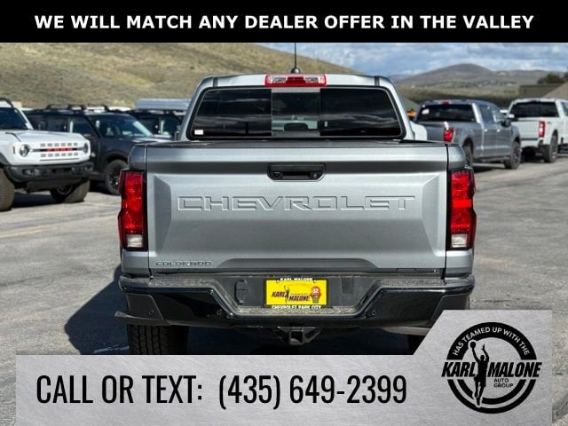 View vehicle photo 4