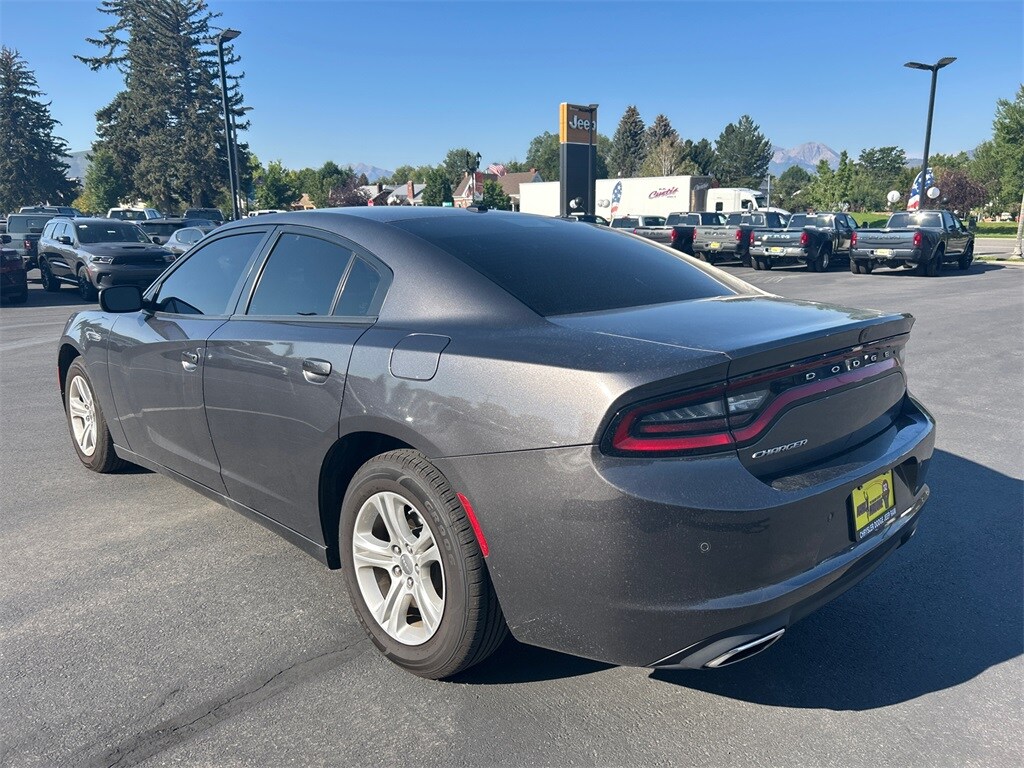 2022 Dodge Charger SXT photo 2