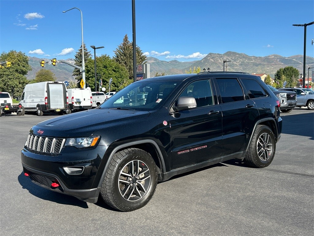 2021 Jeep Grand Cherokee Trailhawk photo 2