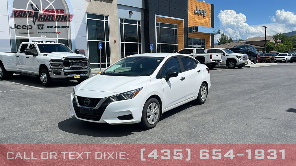 2020 Nissan Versa 1.6 S MT's photo