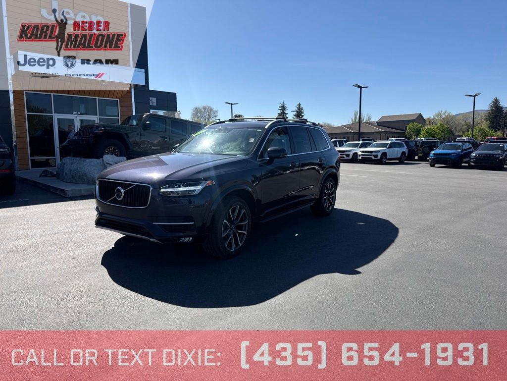 2017 Volvo XC90 T6 AWD Momentum's photo