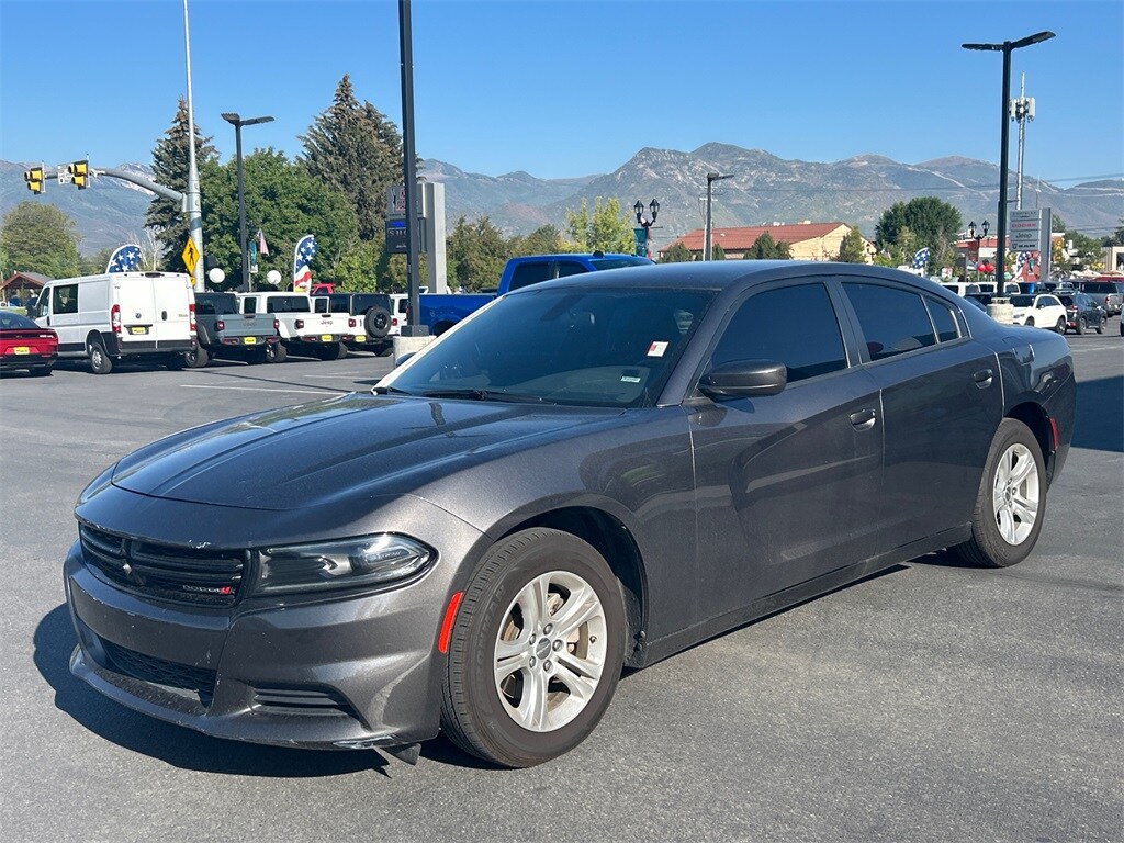 2022 Dodge Charger SXT photo 3