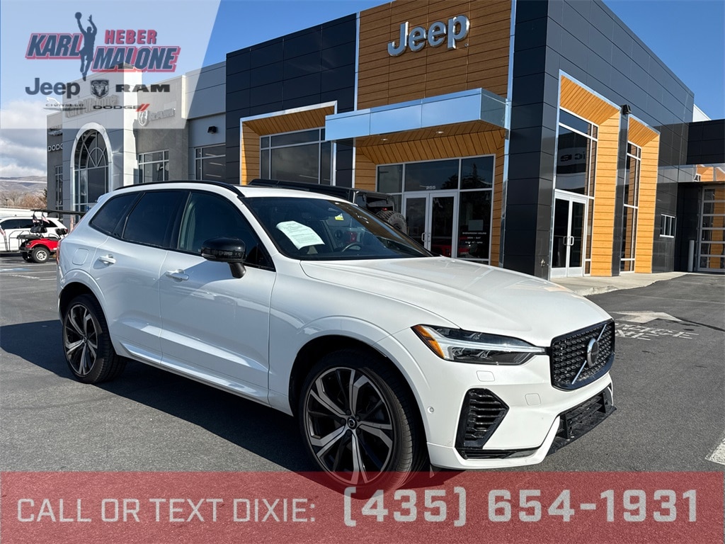 Used 2022 Volvo XC60 Recharge Plug-In Hybrid T8 R-Design SUV