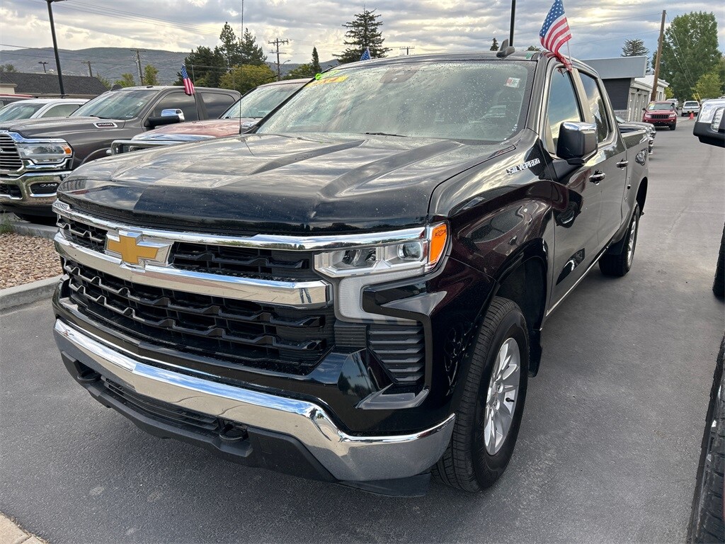 2023 Chevrolet Silverado 1500 LT photo 3