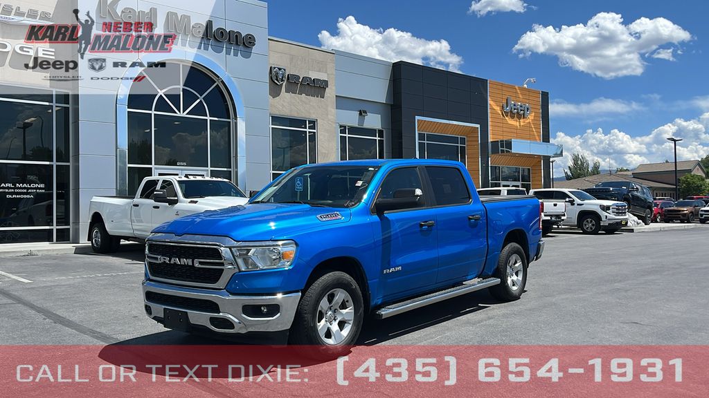 2023 RAM 1500 Big Horn/Lone Star 4x4 Crew Cab 5'7's photo