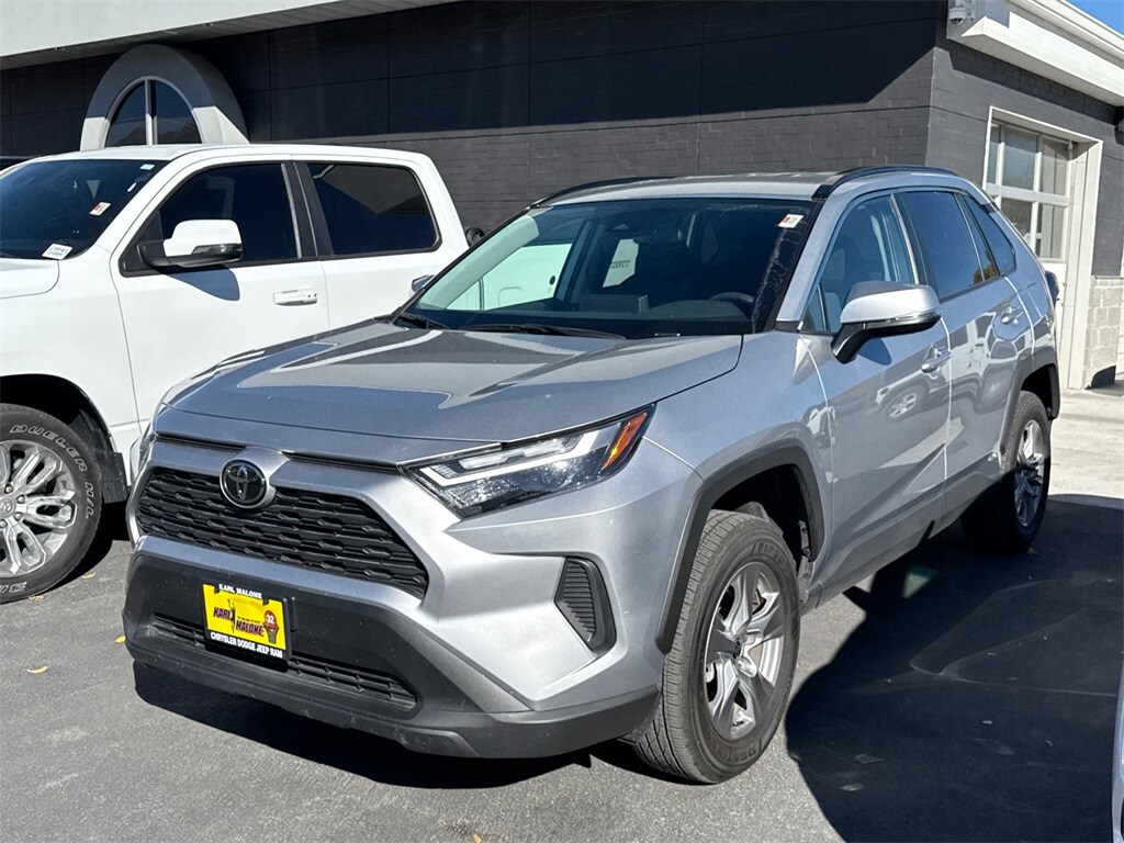 2025 Toyota RAV4 Hybrid XLE photo 3