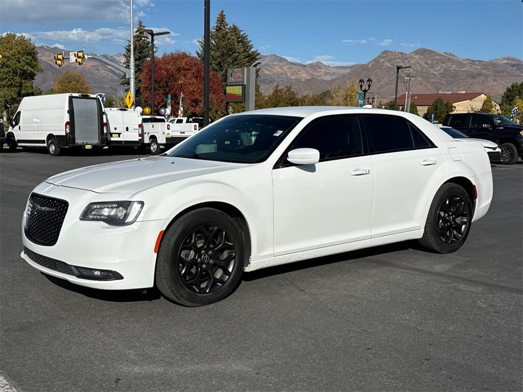2019 Chrysler 300 S photo 4