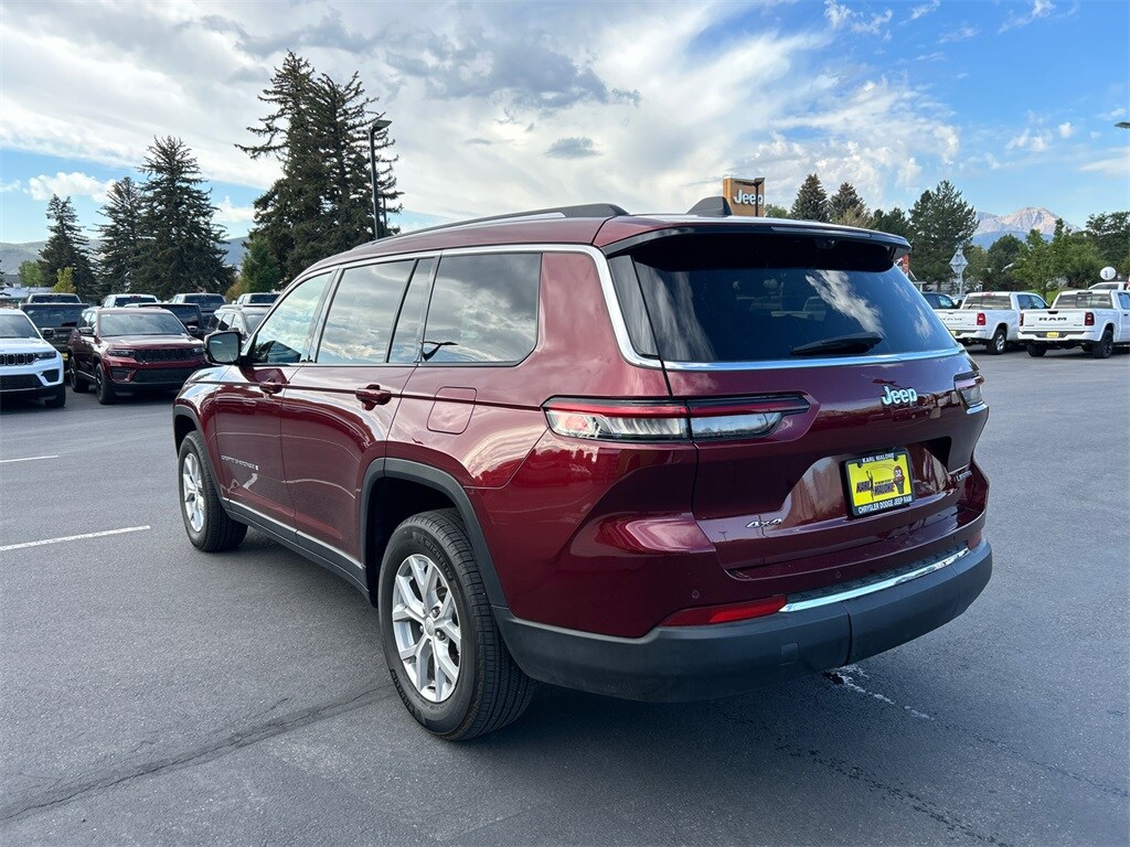 2023 Jeep Grand Cherokee Limited photo 2