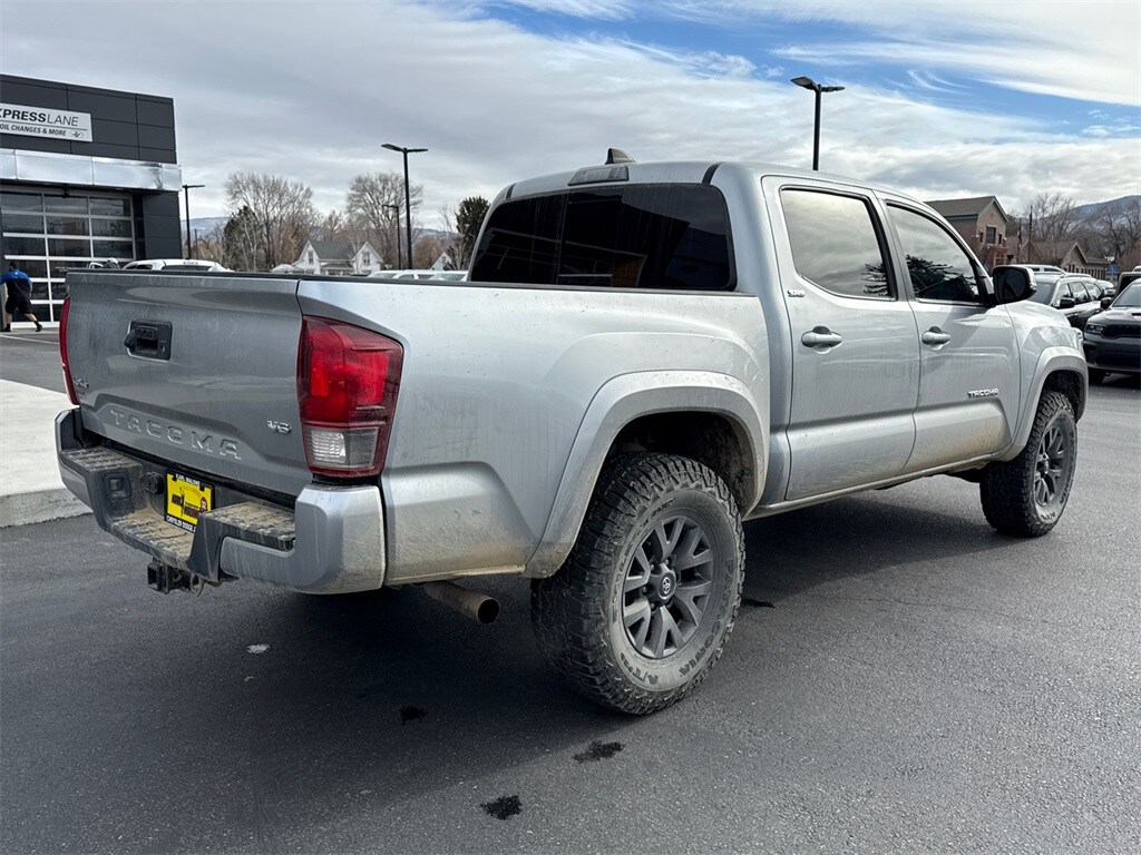 2023 Toyota Tacoma V6 4x4 photo 2