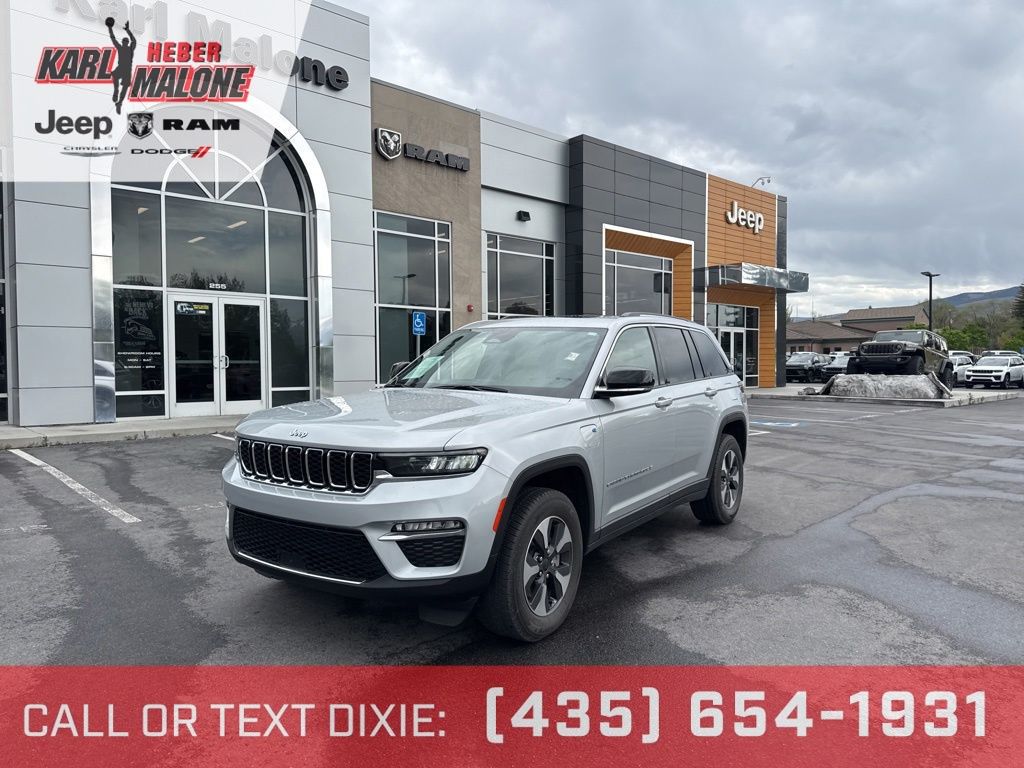 2022 Jeep Grand Cherokee 4xe 4x4's photo
